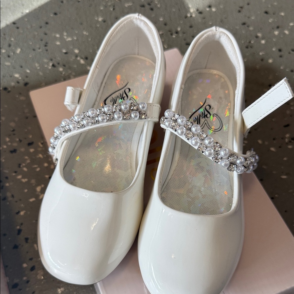 Chic White Kids Dress Shoes with Pearl Straps